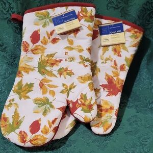 Home Collection Leaf Pattern Oven Mitts - Red, Green, Yellow NEW